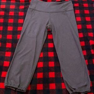 Lululemon loose Capri yoga pants with elastic.